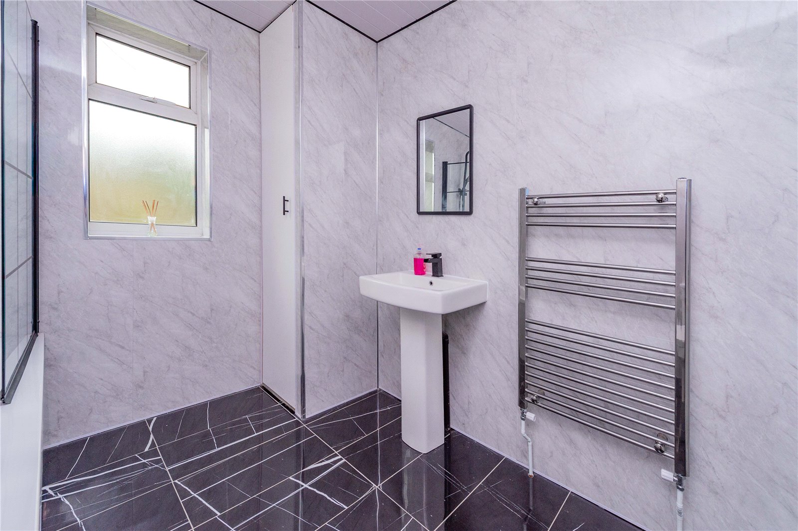 Sinclair Gardens, Ketley, TF1