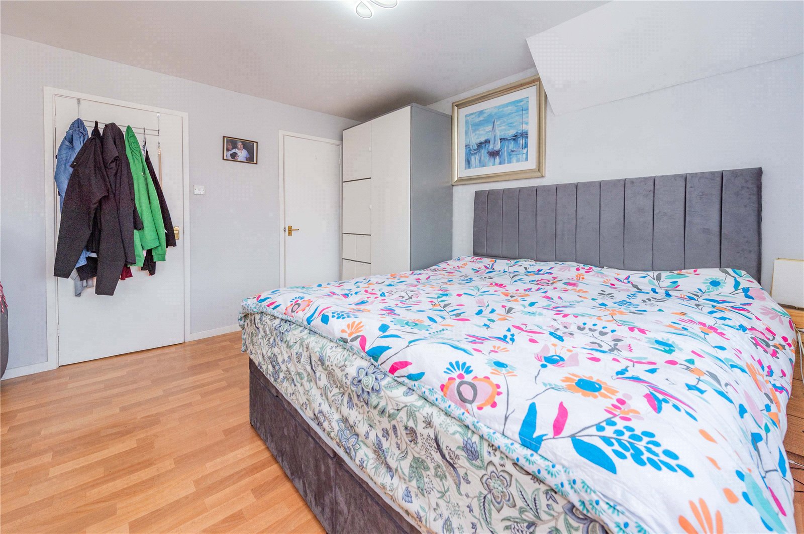 Picture No. 32 Tamarisk Close, The Rock, TF3