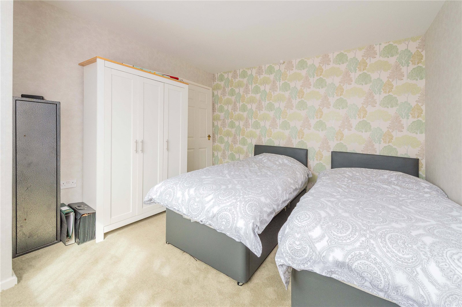 Picture No. 94 Hadley Gardens, Leegomery, TF1