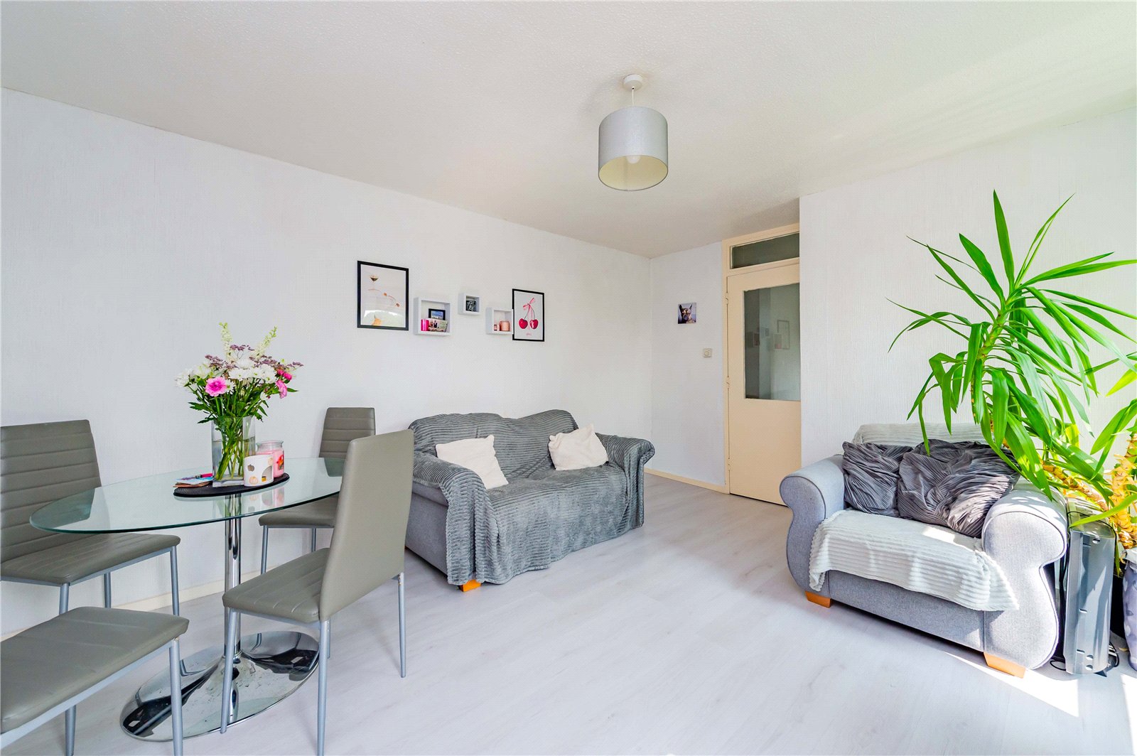 Picture No. 02 Majestic Way, Telford, TF4