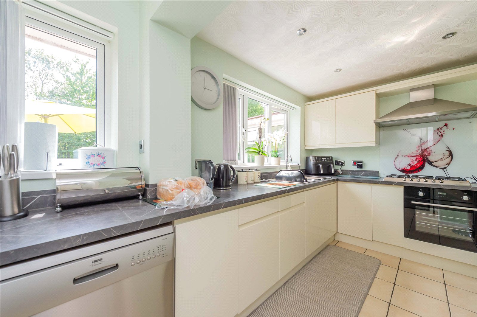 Picture No. 19 Cotswold Drive, Telford, TF3
