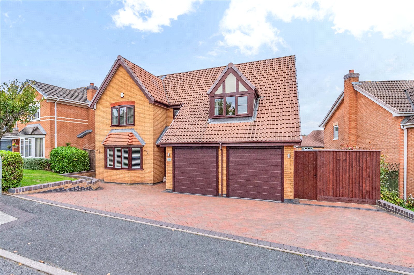 Picture No. 04 Highgrove Meadows, Priorslee, TF2