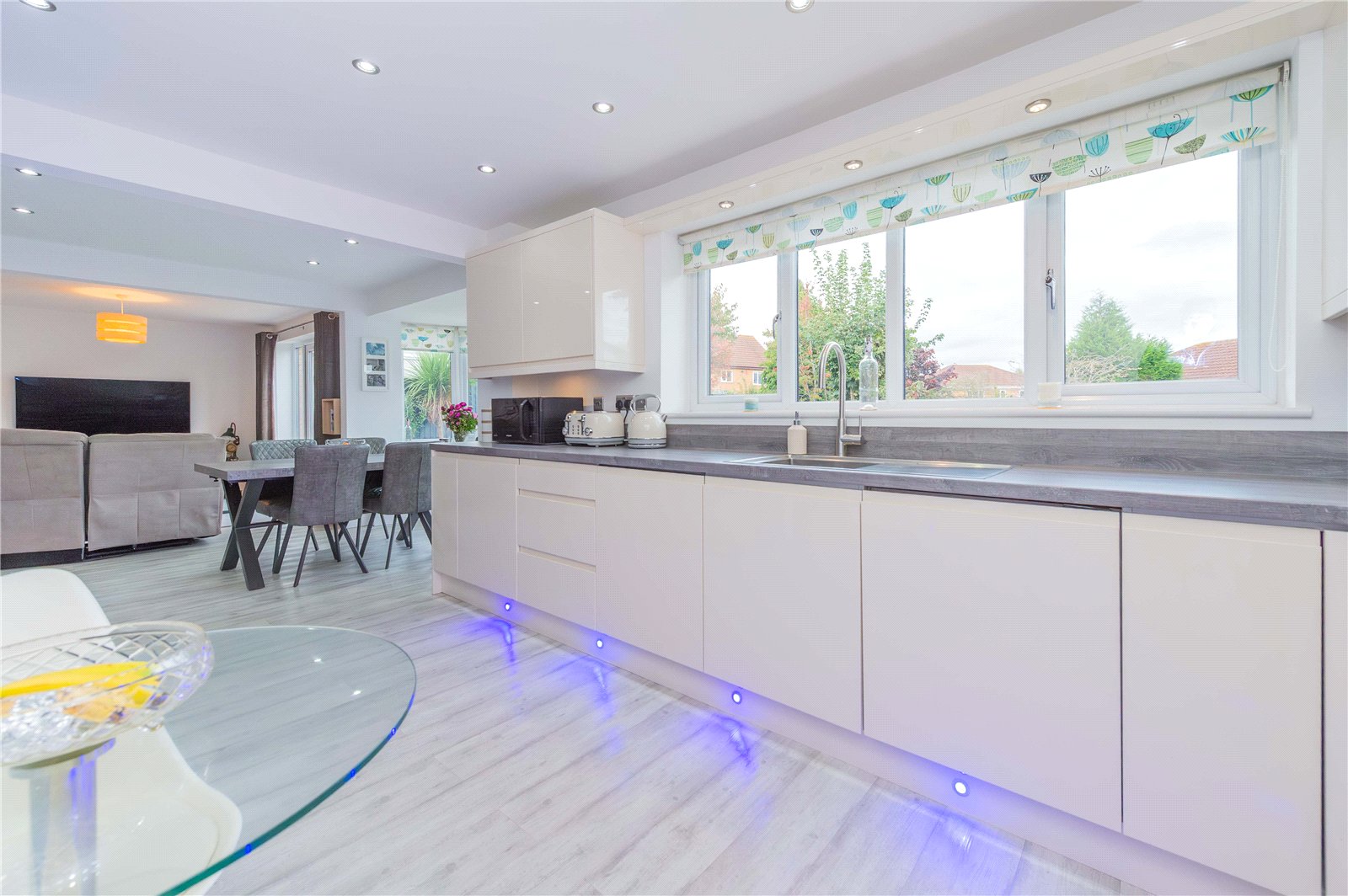 Picture No. 18 Highgrove Meadows, Priorslee, TF2