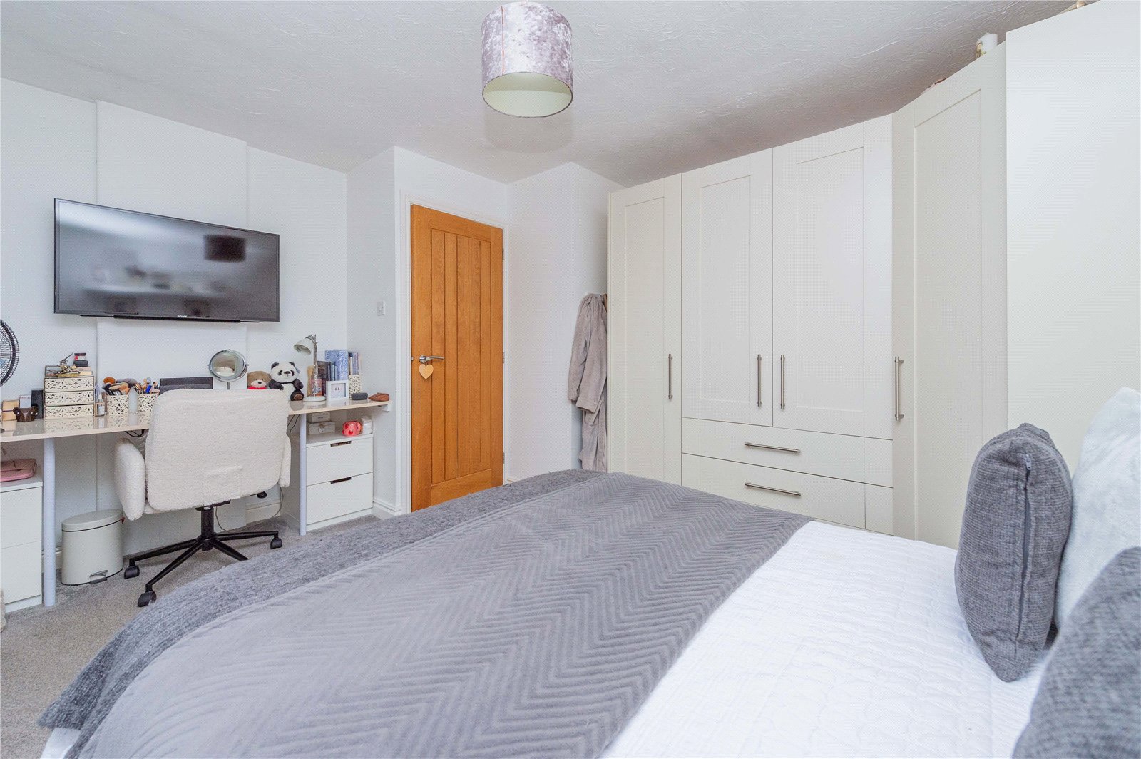 Picture No. 42 Highgrove Meadows, Priorslee, TF2