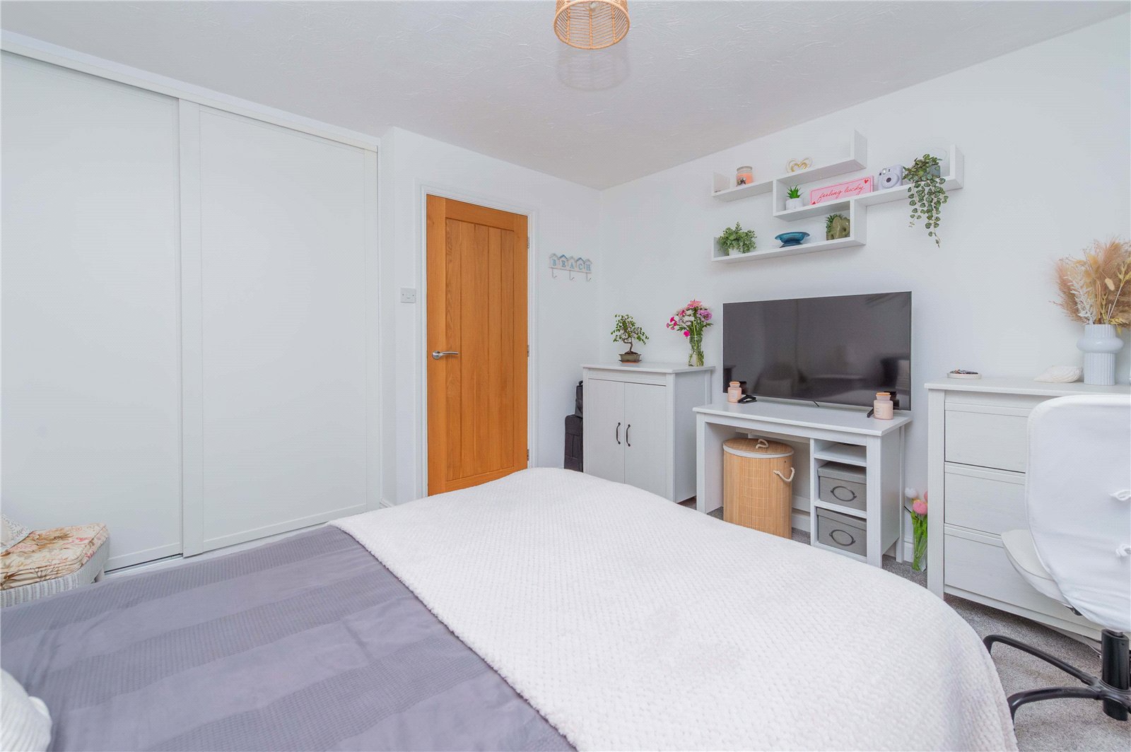Picture No. 53 Highgrove Meadows, Priorslee, TF2